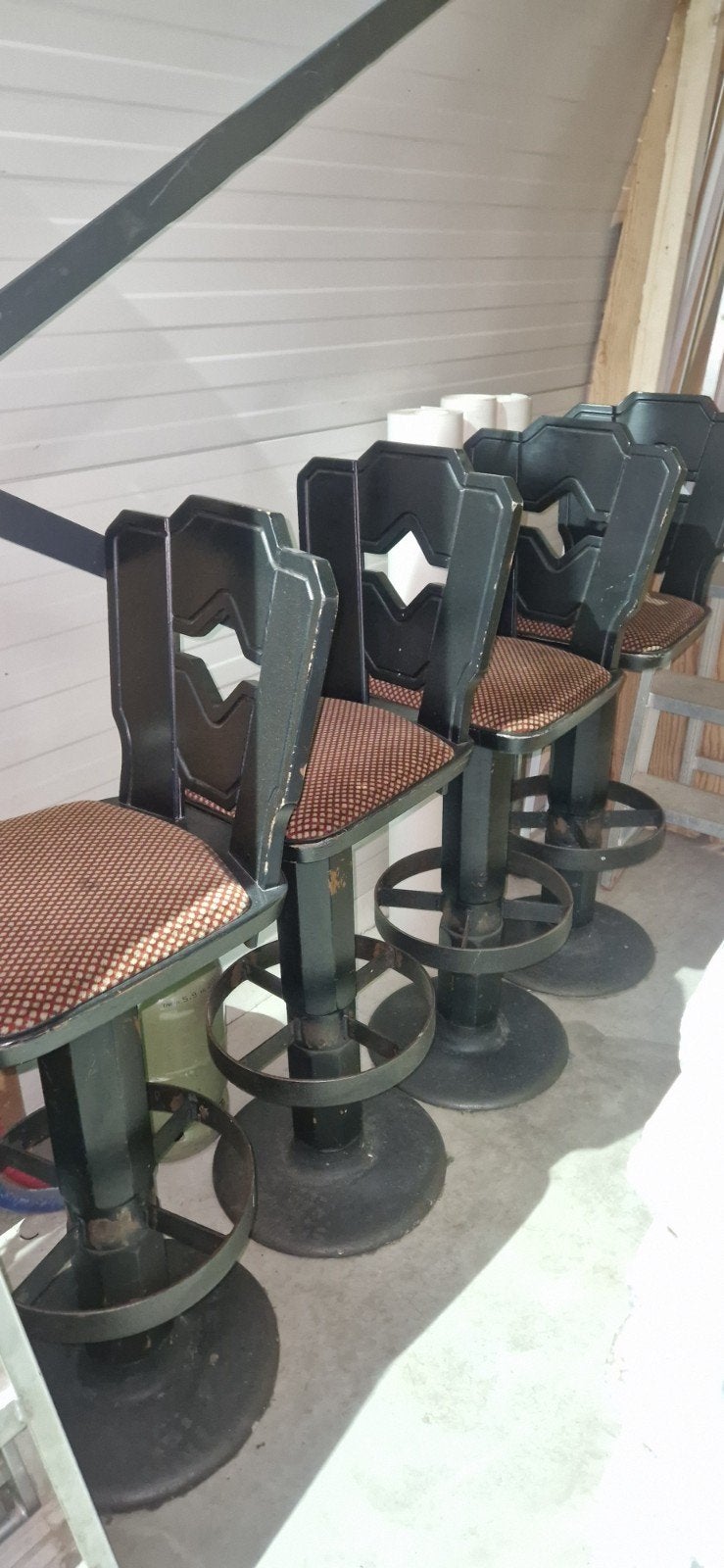 4 oude barkrukken, Ophalen, Gebruikt, 60 tot 90 cm