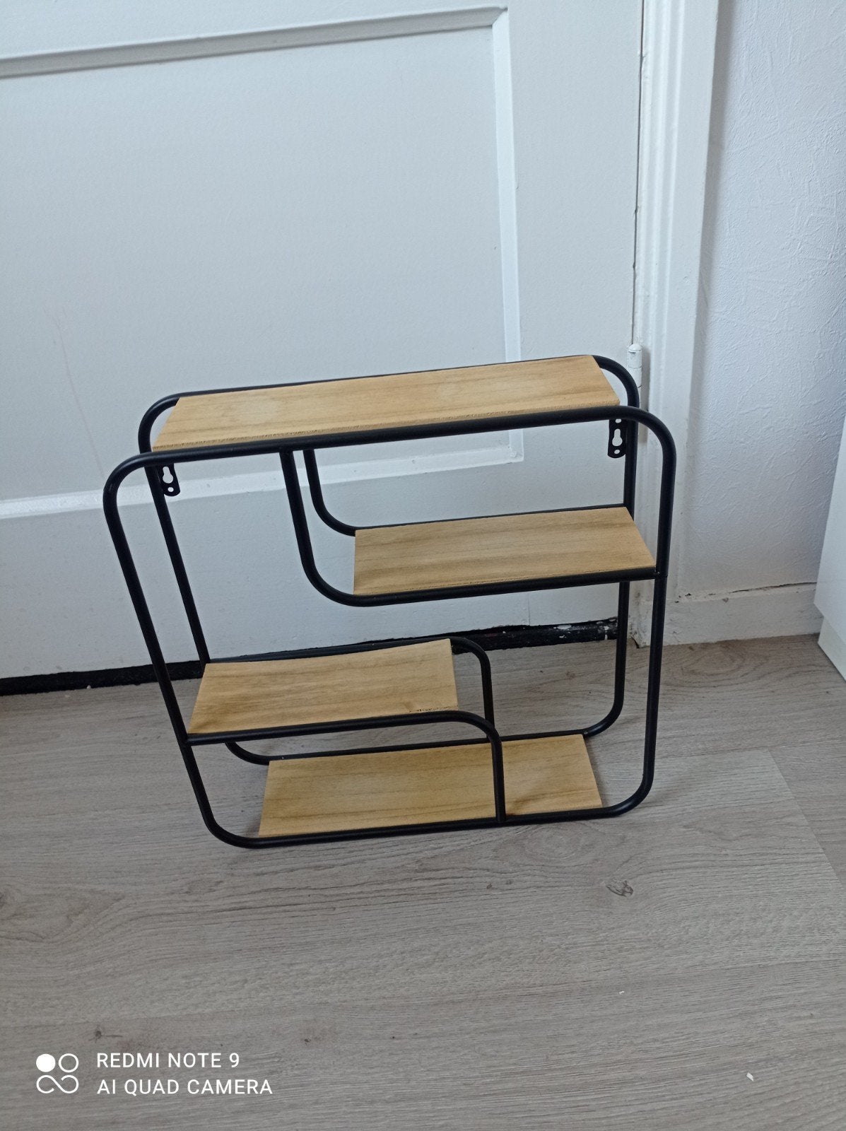 Mooi rekje met ophang bevestiging gaten 35 x 35 cm, Ophalen of Verzenden, Zo goed als nieuw