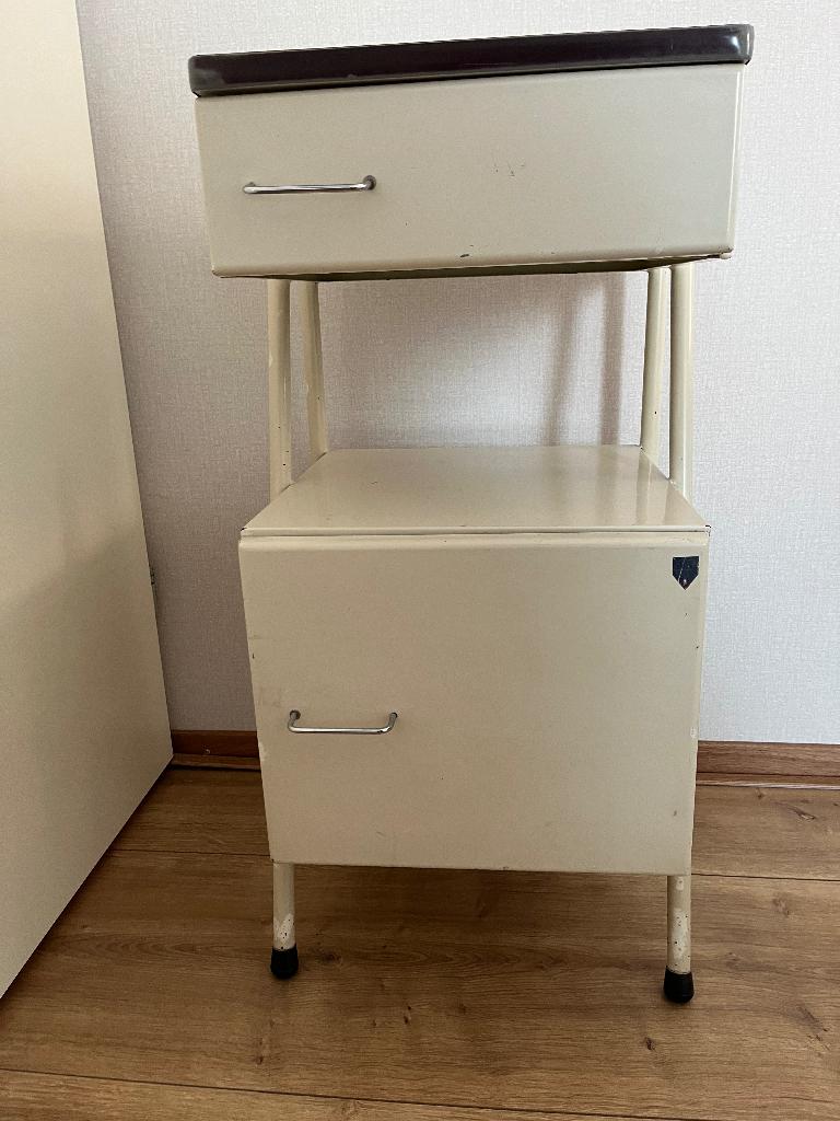 Retro en vintage nachtkastje, Ophalen, Gebruikt, Minder dan 45 cm, Metaal of Aluminium