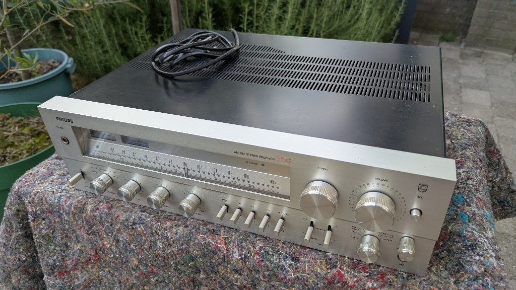 Philips AM-FM Stereo receiver 686 Type 22AH686/00, Overige merken, Ophalen of Verzenden, 60 tot 120 watt, Niet werkend