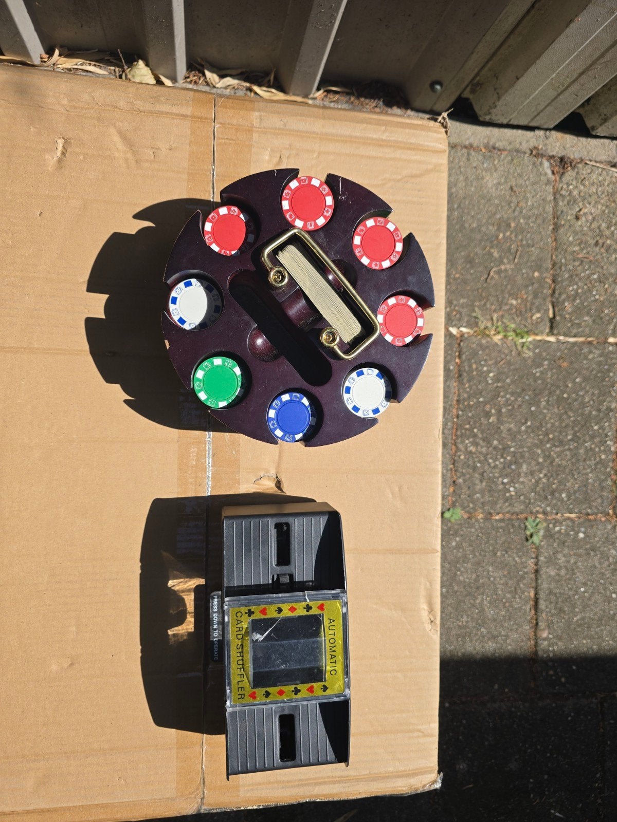 Automatische Kaartenschudmachine & Poker Chip Set, Vijf spelers of meer, Ophalen of Verzenden, Gebruikt, Onbekend