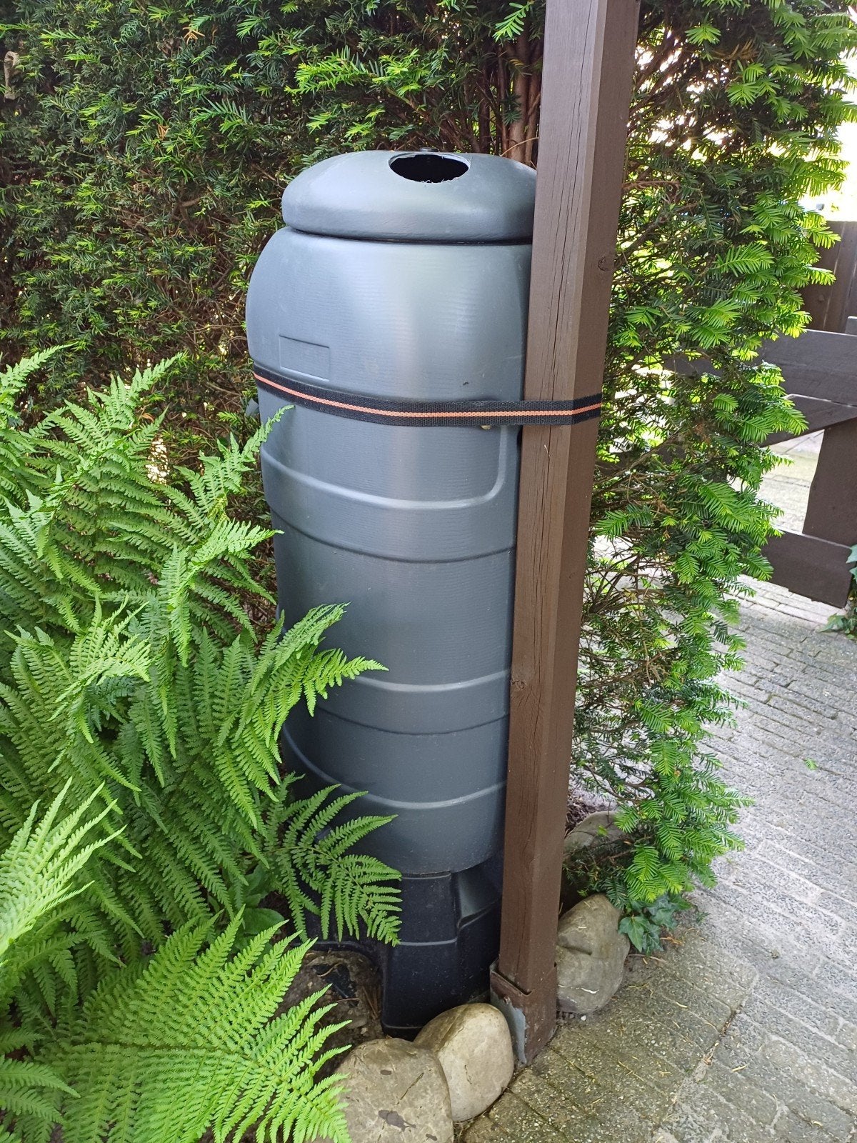 Regenton met voet - Grijs kunststof, 150 liter of meer, Ophalen, Gebruikt, Kunststof