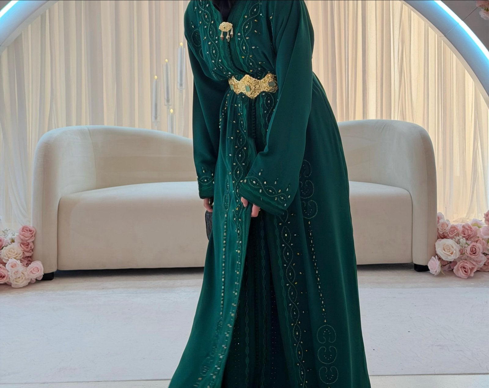 Takshita verhuur, Kleding | Dames, Maat 38/40 (M), Ophalen of Verzenden, Zo goed als nieuw, Onder de knie