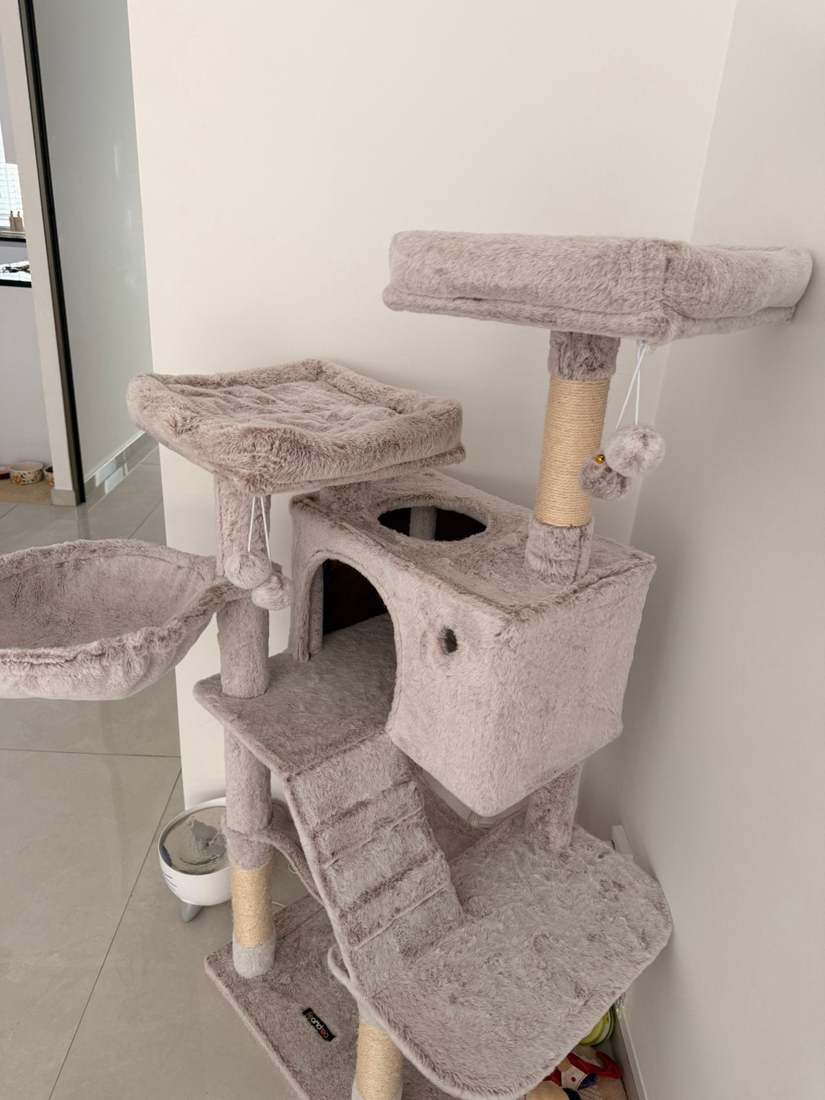 Katten huisje, Ophalen, Zo goed als nieuw, Krabpaal