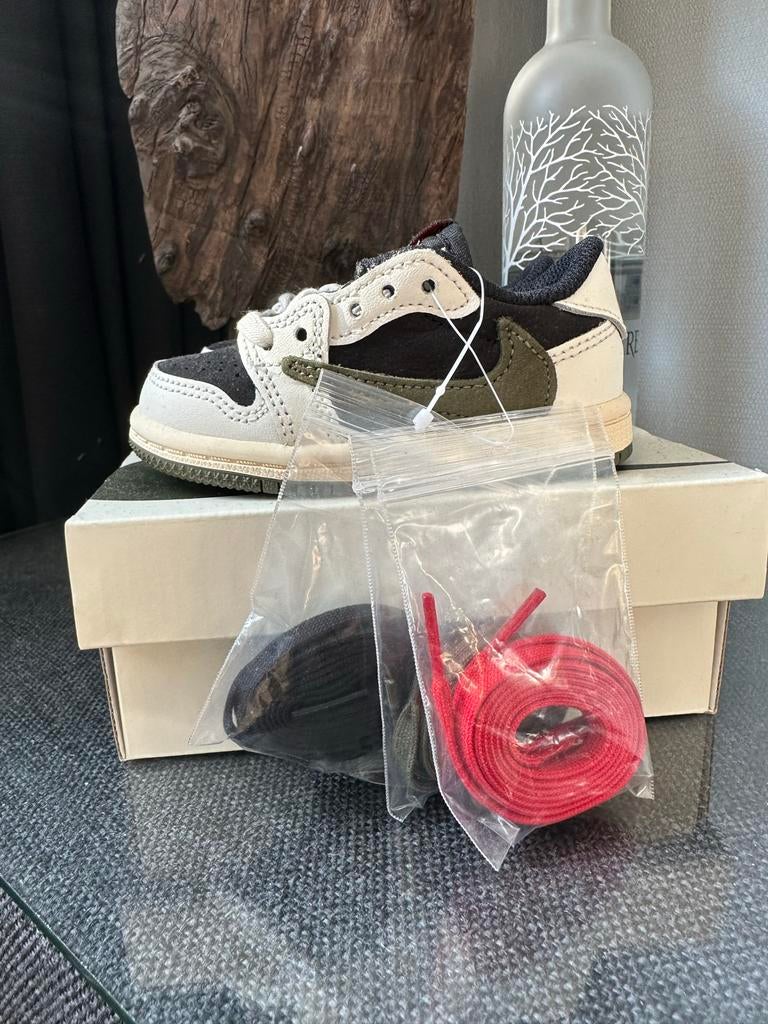 Travis Scott Jordan 1 Low Baby Sneakers Maat 21, Kinderen en Baby's, Ophalen of Verzenden, Nieuw, Jongen of Meisje, Sportschoenen