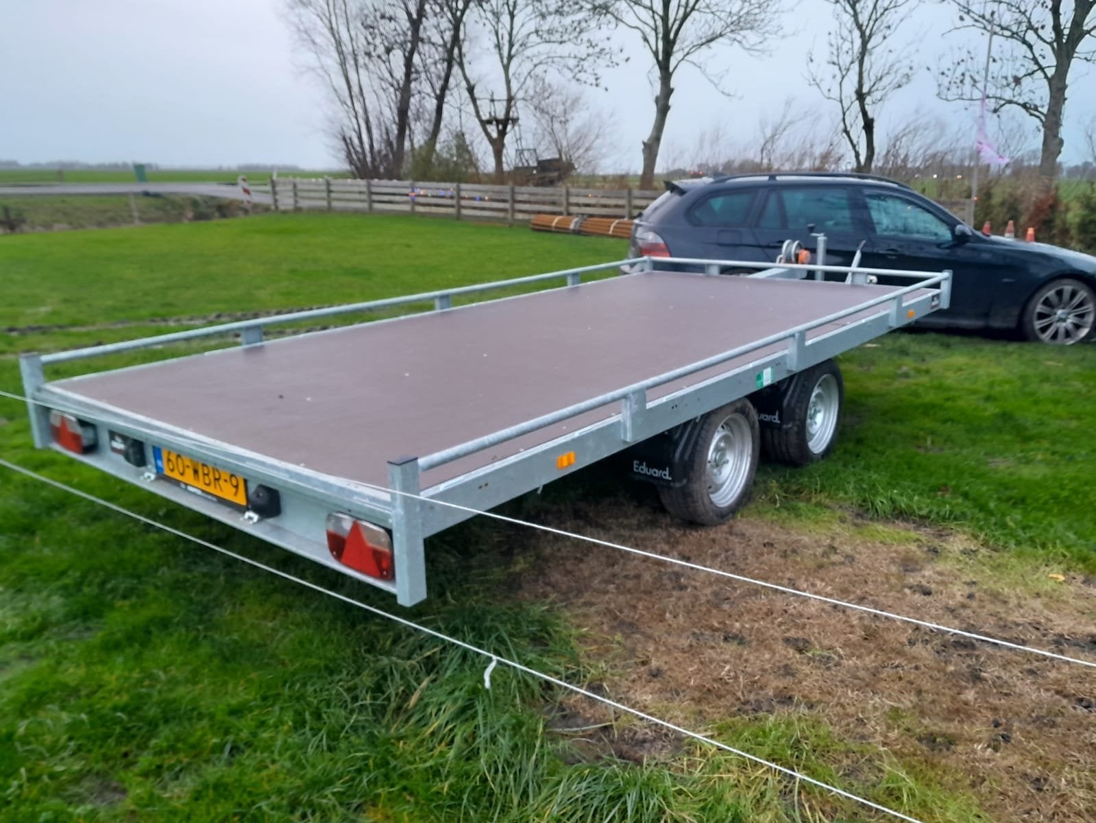 Autoambulance te huur - Eduard 3500kg autotransporter, Auto diversen, Ophalen of Verzenden, Gebruikt