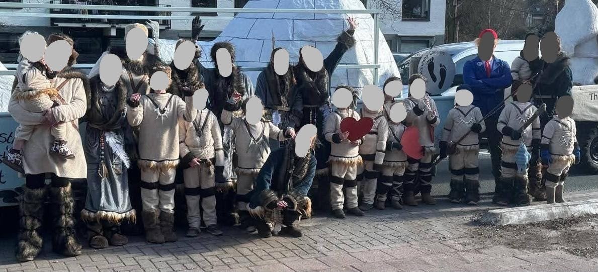Carnavalskleding Eskimo / holbewoners gpakken voor groep, Ophalen, Zo goed als nieuw, Overige thema's, Kleding