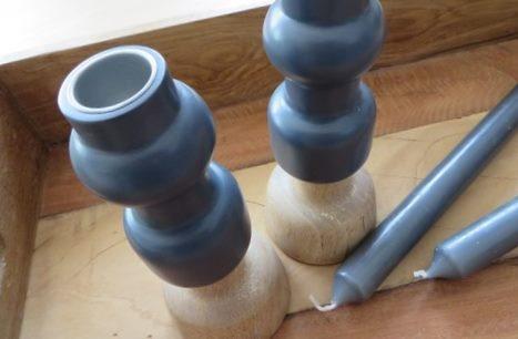 Nieuwe set 2 houten kandelaars, Nieuw, Ophalen of Verzenden, Grijs, Kandelaar