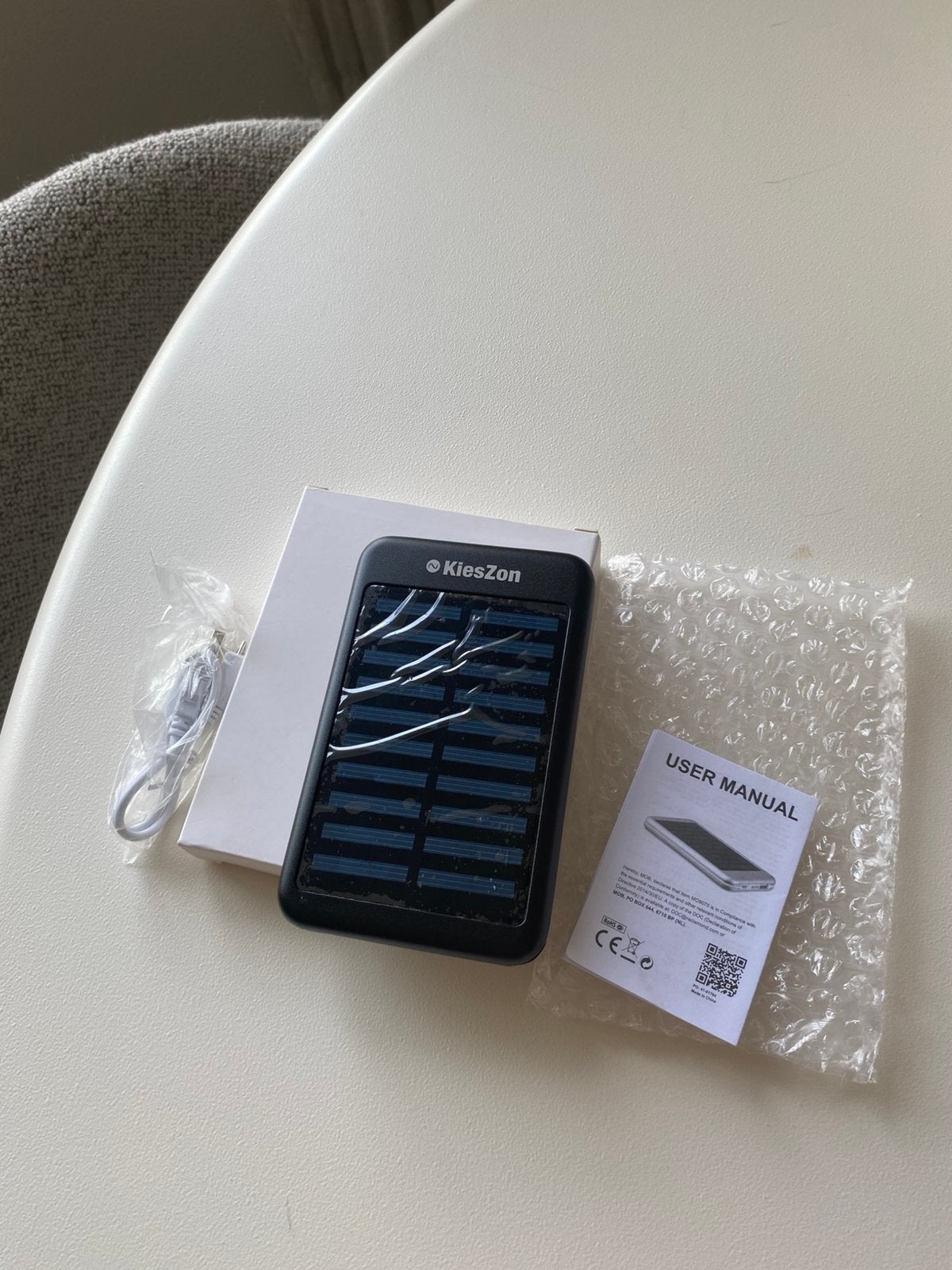 4000 mAh powerbank met zonnepaneel, Ophalen of Verzenden, Nieuw