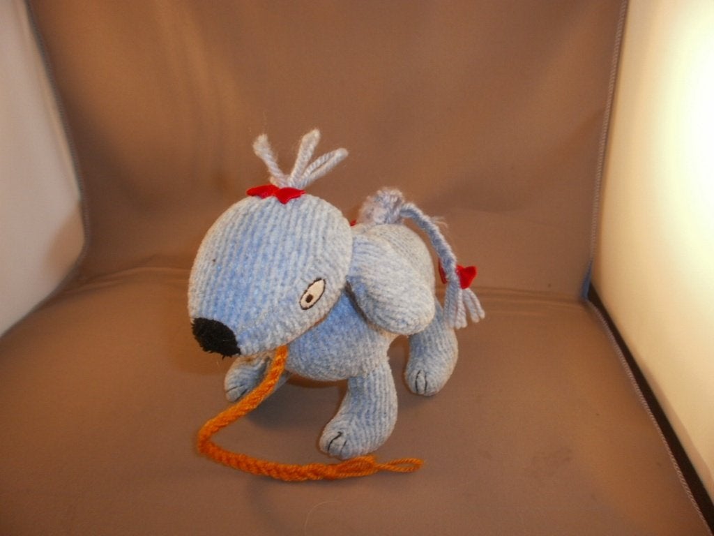 HEMA hond blauw zwarte neus/mond en zwart witte ogen gestikt, Hema, Blauw, Zo goed als nieuw, Klein (minder dan 20 cm)