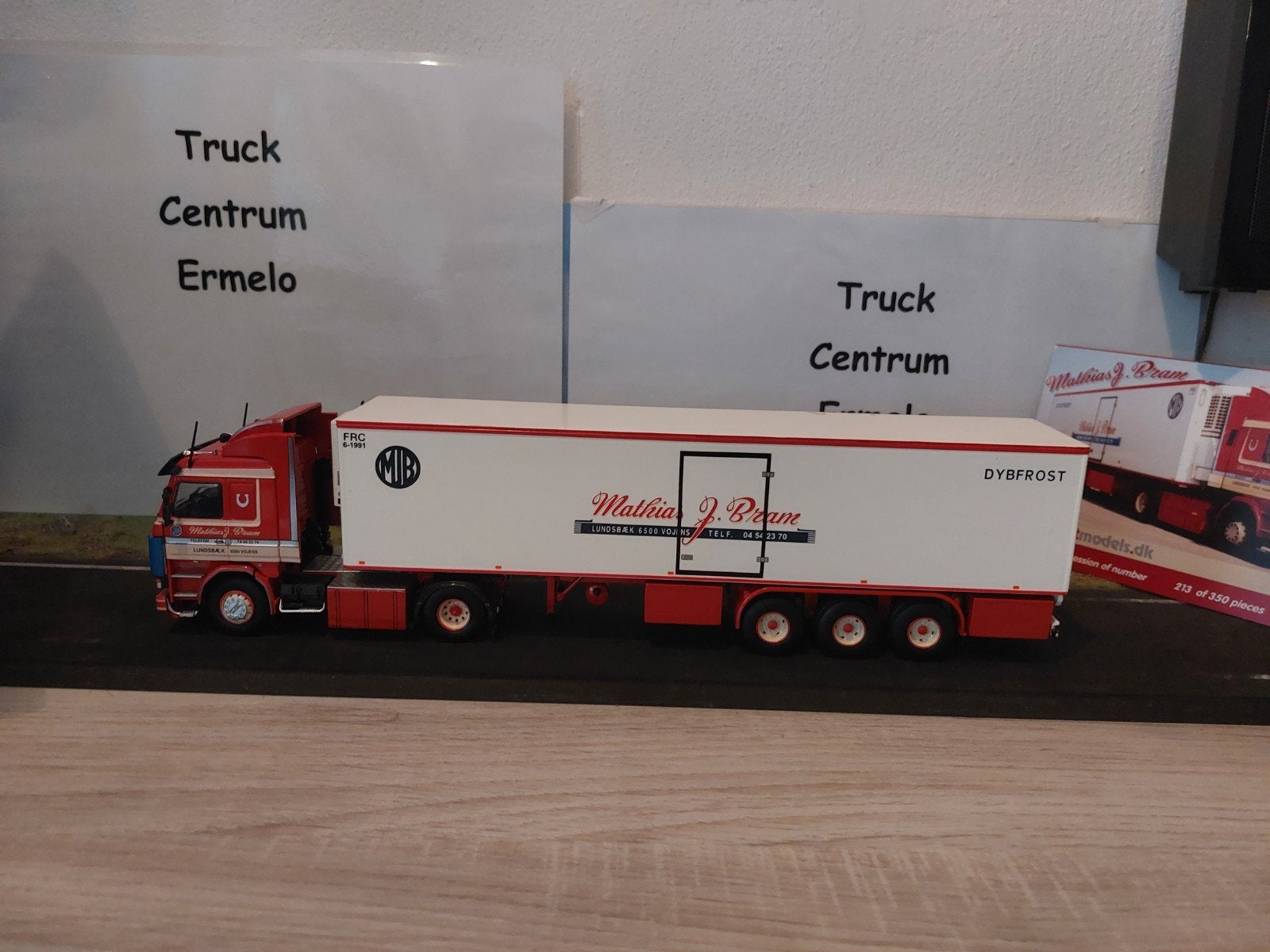 J.bram mathias
Scania 143-450 met 12,5m koel oplegger, Ophalen of Verzenden, Nieuw, Bus of Vrachtwagen, Tekno