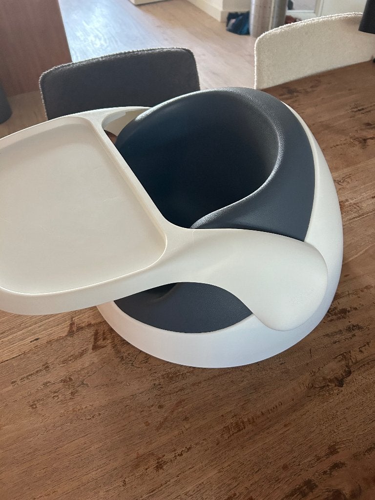 Mama’s & Papa’s Baby Snug tafelstoel, Kinderen en Baby's, Kinderstoelen, Ophalen, Zo goed als nieuw, Overige typen, Afneembaar eetblad