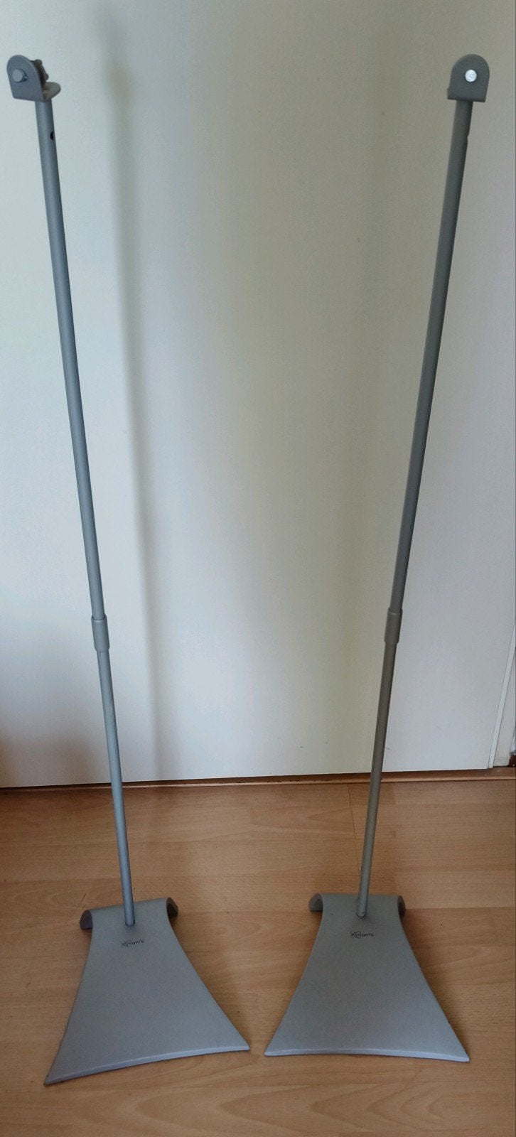 Vogel's speakerstandaarden (2 stuks), Ophalen, Zo goed als nieuw, Muziekstandaard