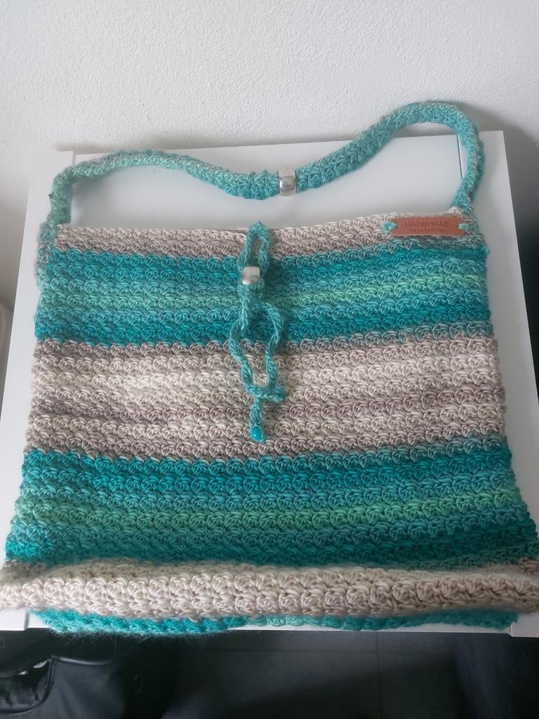 Zelfgehaakte Schoudertas Zand/Aqua, Sieraden, Tassen en Uiterlijk, Tassen | Schoudertassen, Ophalen of Verzenden, Nieuw, Beige