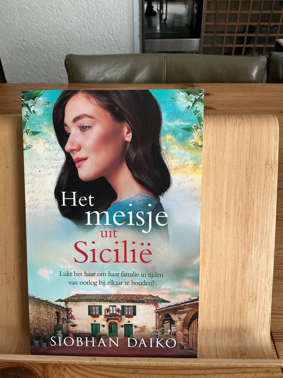 Het meisje uit Sicilië - Siobhan Daiko, Ophalen of Verzenden, Gelezen