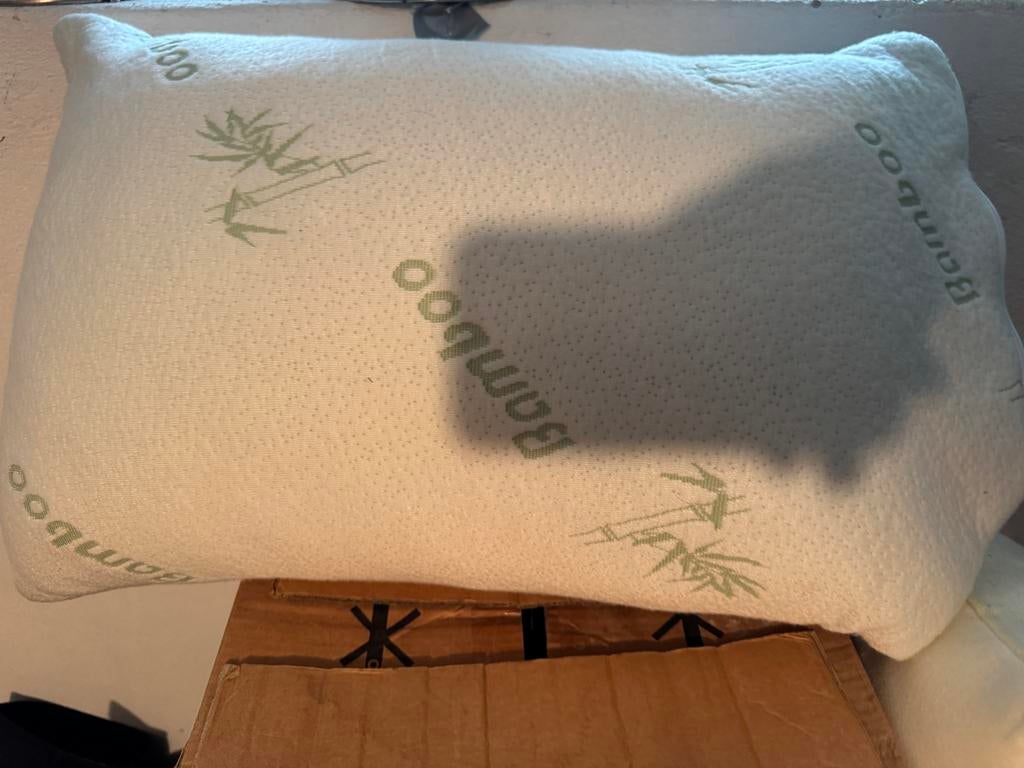 Comfortabel Bamboe Kussen - Zo goed als nieuw, Eenpersoons, Wit, Ophalen of Verzenden, Zo goed als nieuw