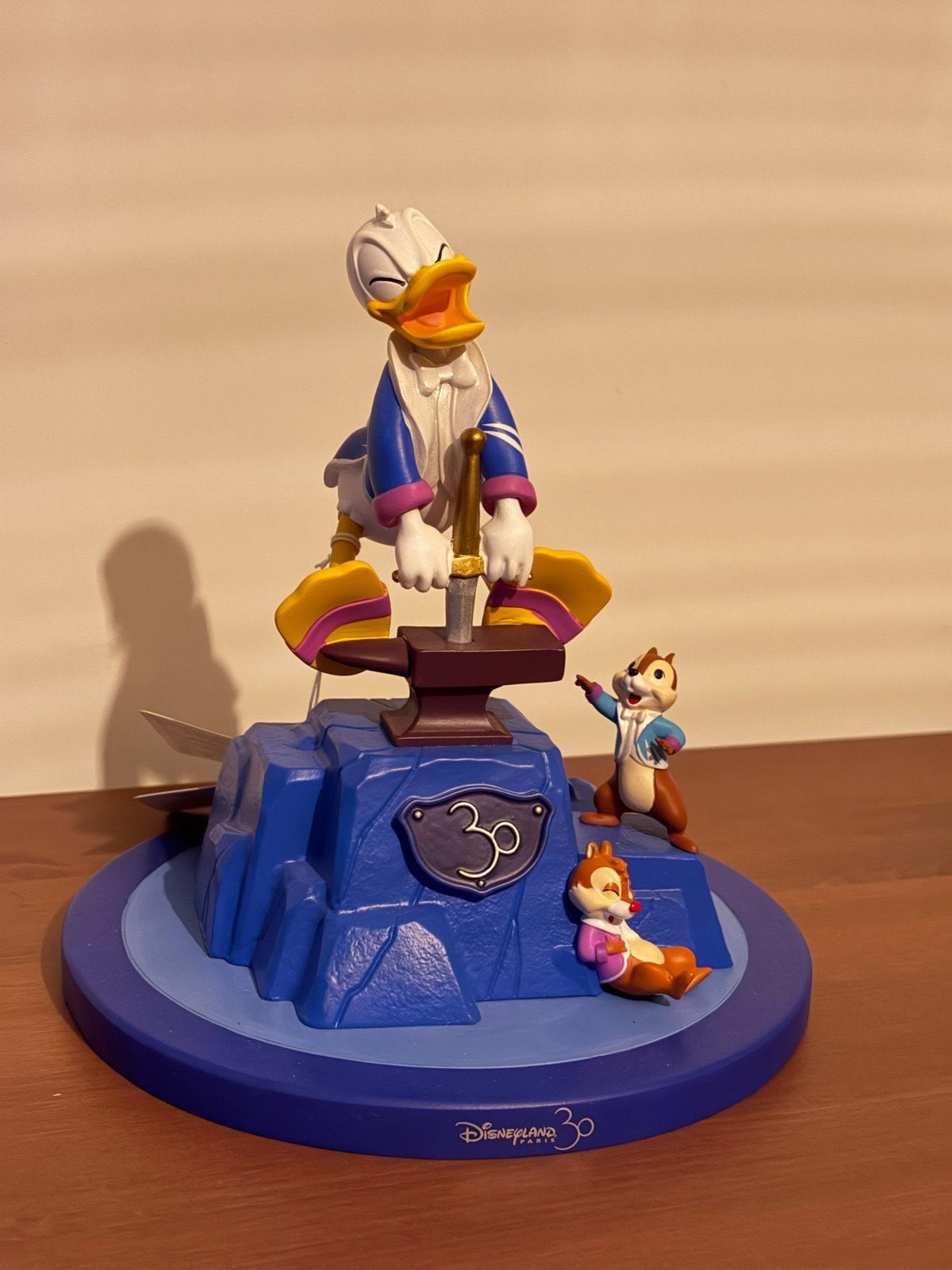Donald Duck, Knabbel & Babbel beeldje Disneyland 30 jaar, Ophalen of Verzenden, Donald Duck, Zo goed als nieuw, Beeldje of Figuurtje