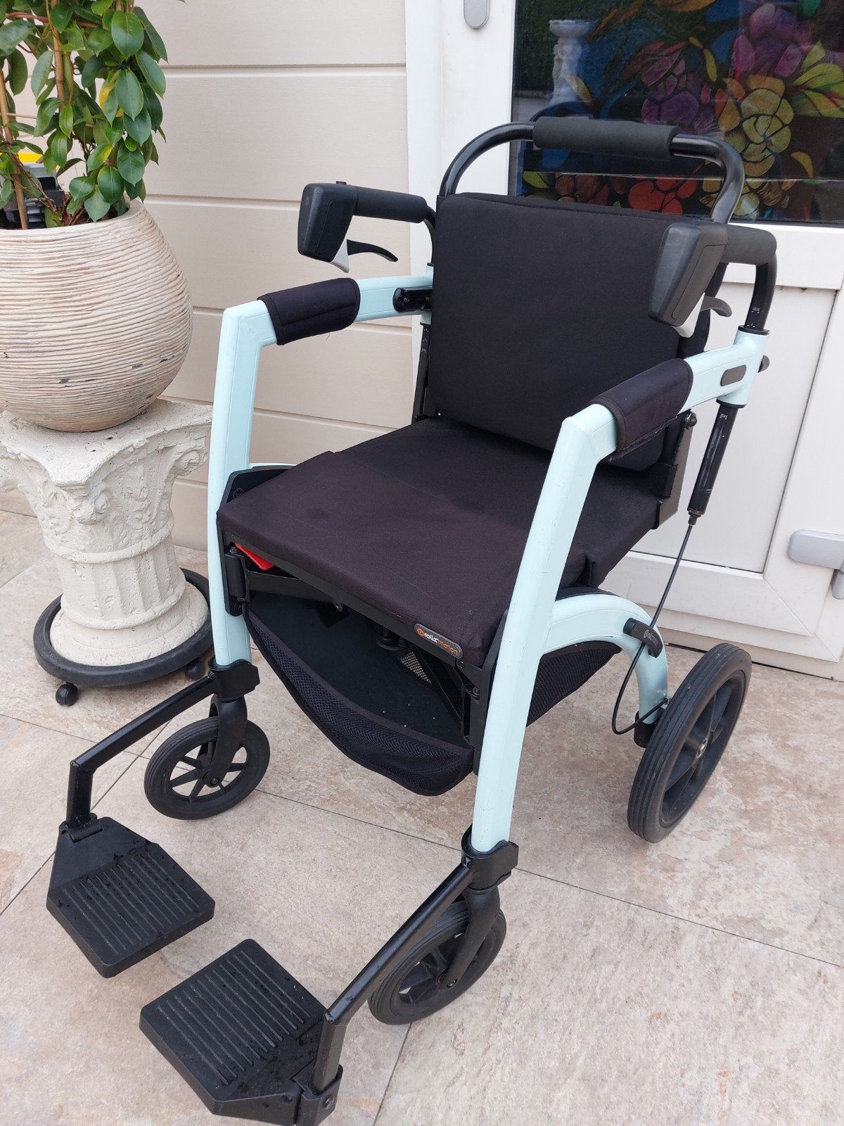 rollz motion of ijsblauw rollator rolstoel, Ophalen of Verzenden, Zo goed als nieuw, Duwrolstoel