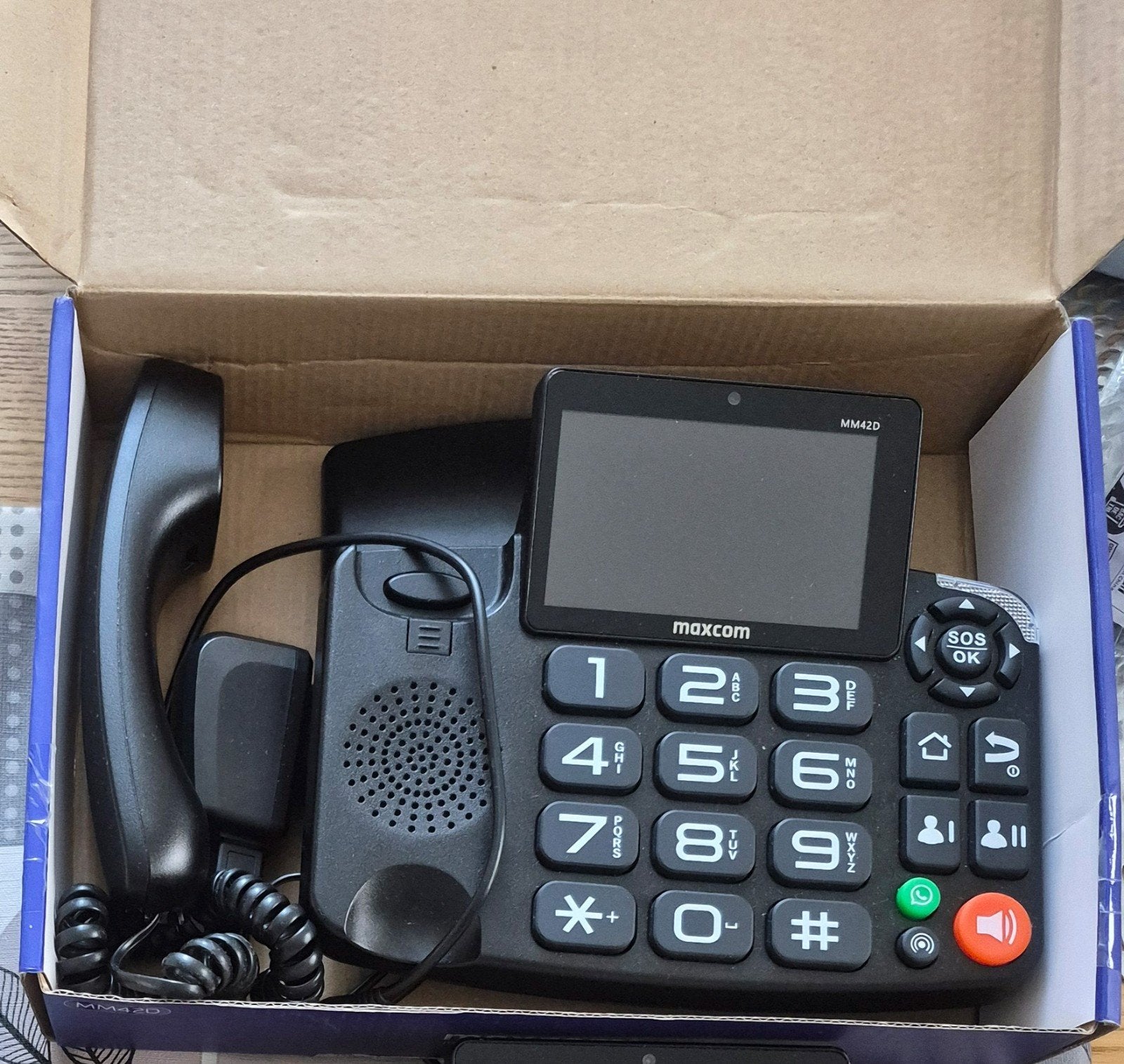 Maxcom MM42 senioren vaste telefoon met sim kaart., Ophalen of Verzenden, Nieuw, 1 handset