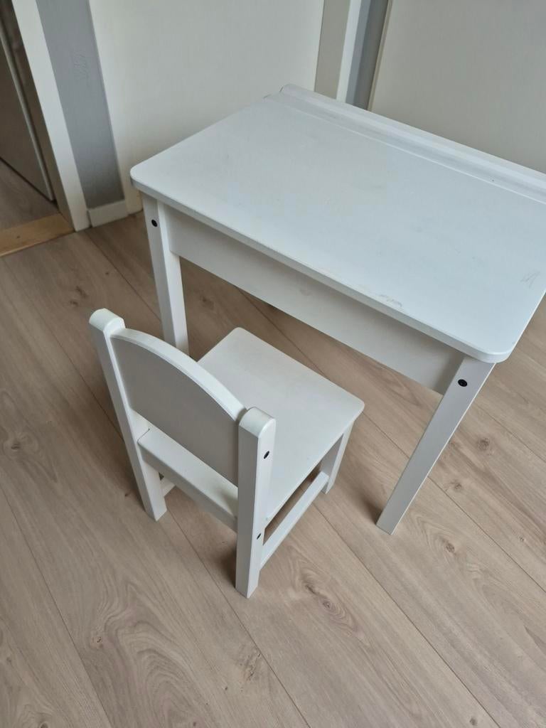 Kinder bureautje met stoeltje, Kinderen en Baby's, Kinderkamer | Tafels en Stoelen, Ophalen, Zo goed als nieuw, Tafel(s) en Stoel(en)