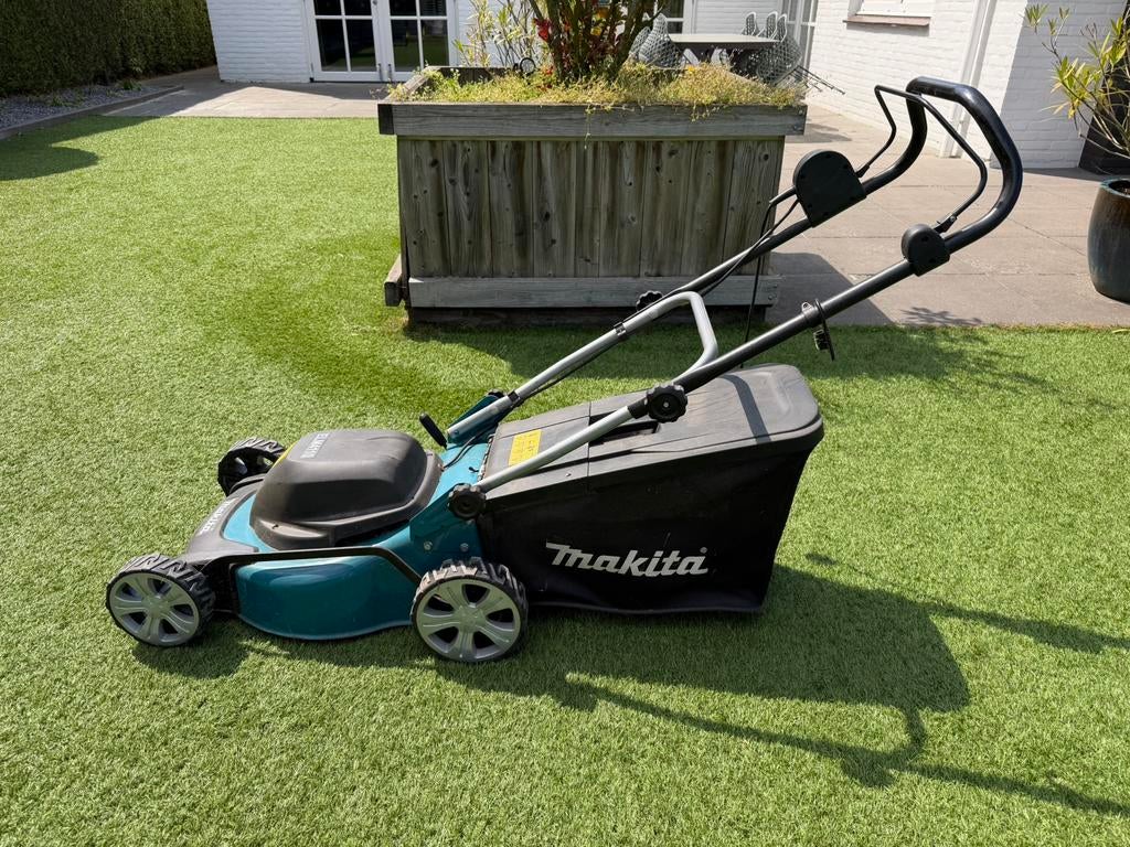 Makita ELM4110 elektrische grasmaaier, Ophalen, Gebruikt, Elektrische grasmaaier
