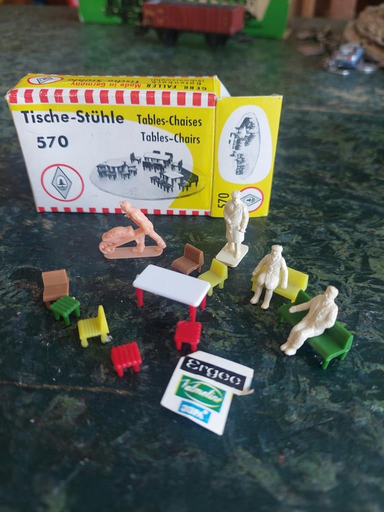 Vintage Faller Tische-Stühle 570 Modelbouw Set, Hobby en Vrije tijd, Modelbouw | Auto's en Voertuigen, Ophalen of Verzenden