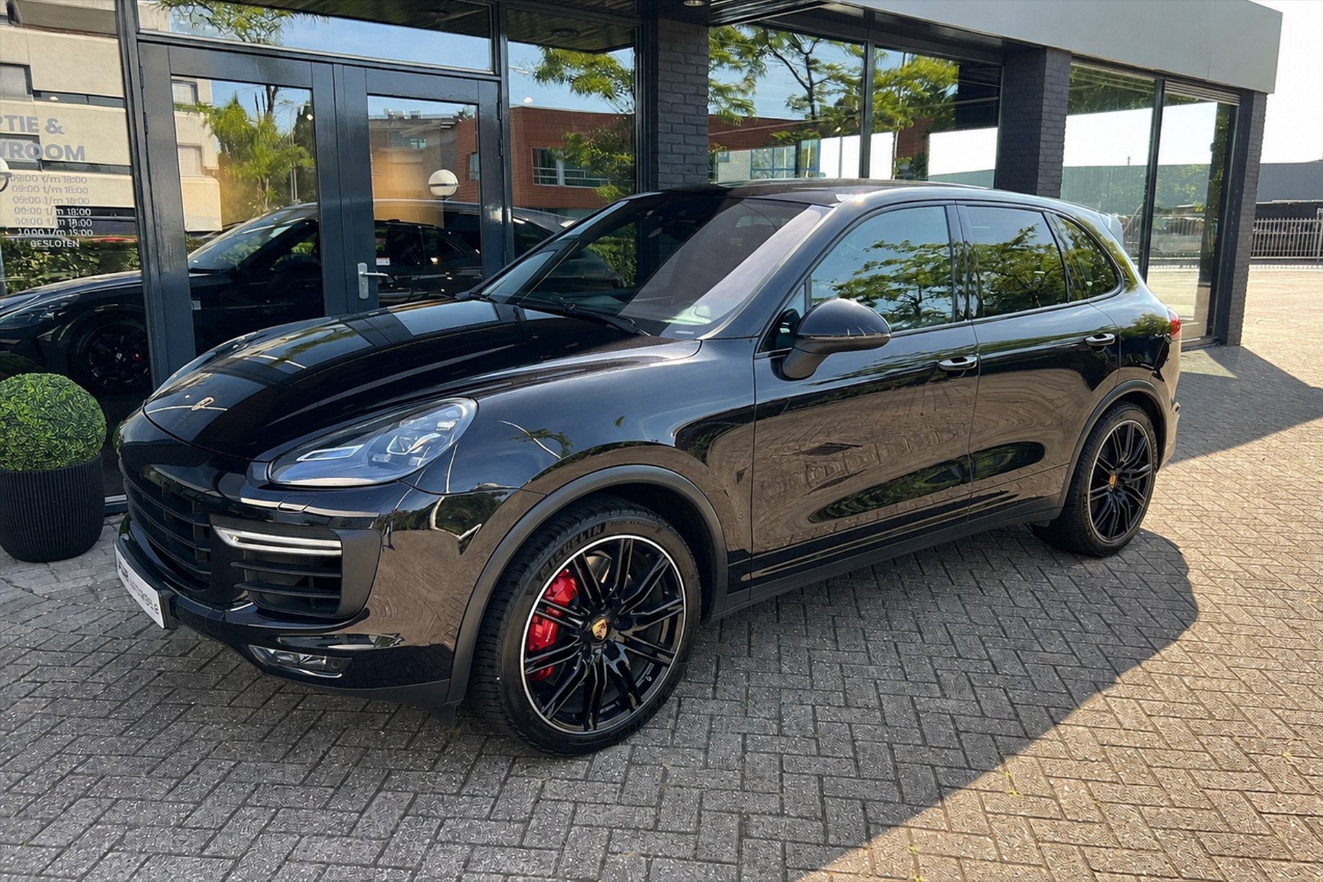 Porsche Cayenne 4.8 Turbo, Auto's, Automaat, Cayenne, Gebruikt, Zwart