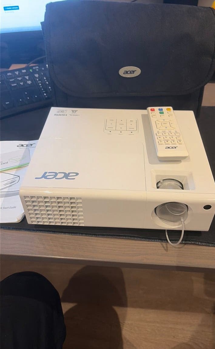 Acer P1173 Beamer / Projector – incl. tas + afst bediening, Ophalen of Verzenden, Zo goed als nieuw, DLP, Acer