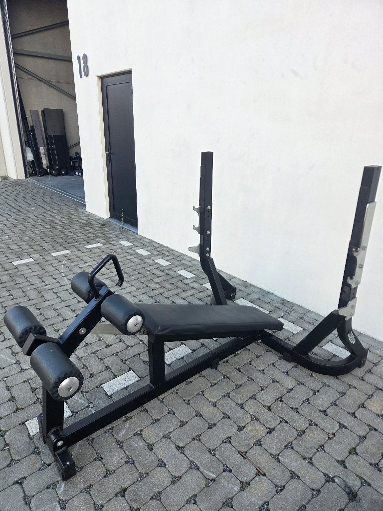 Technogym Pure Strength Olympic Decline Bench, Ophalen, Zo goed als nieuw, Armen, Fitnessbank