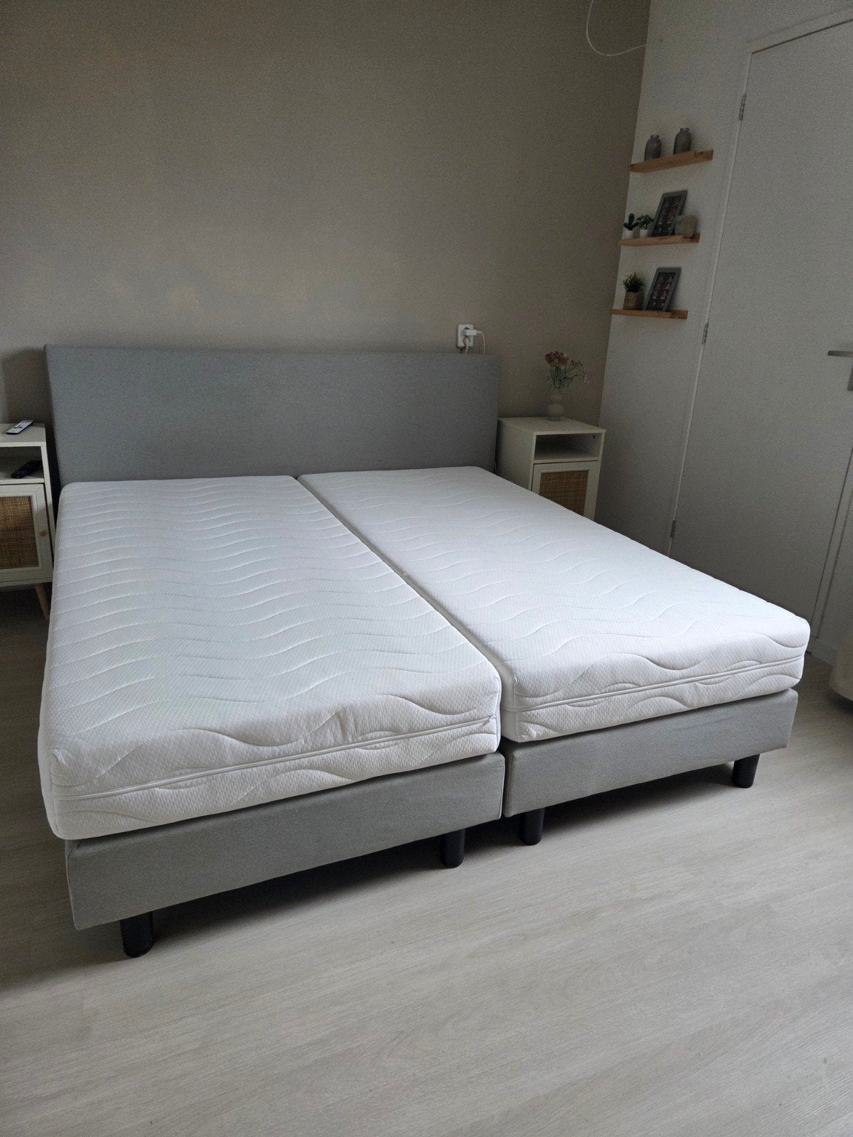 Boxspring 1.80 x 2.00 meter | grijs, Ophalen, Tweepersoons, Zo goed als nieuw, 180 cm