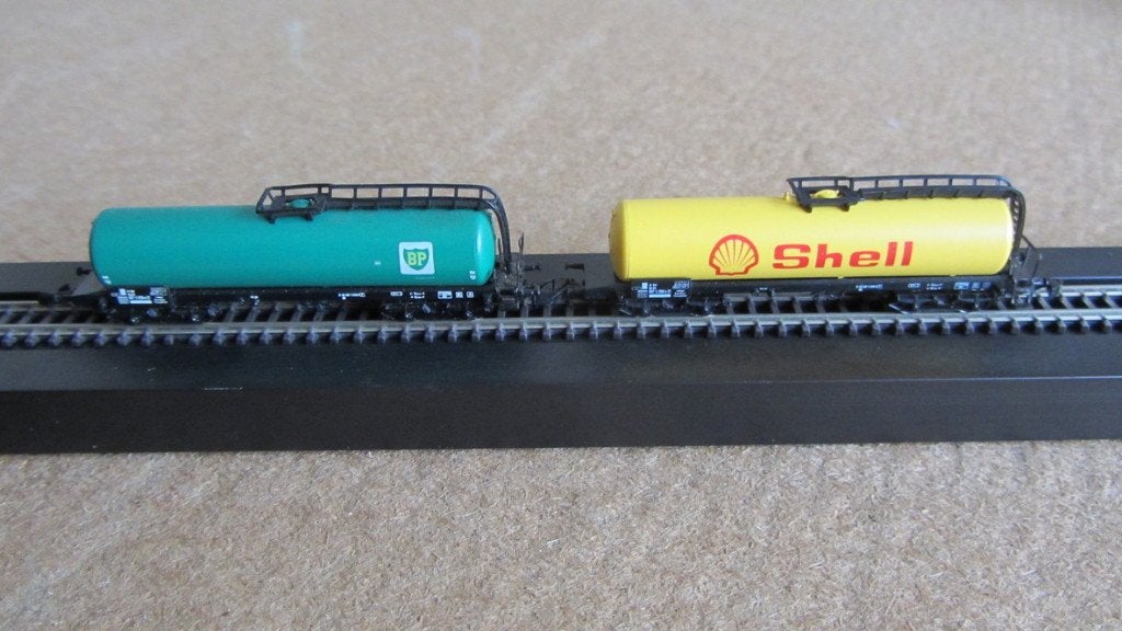 Märklin spoor Z : 2 lange ketel-wagens Shell & BP - 1/220, Gebruikt, Gelijkstroom, Wagon, Ophalen of Verzenden