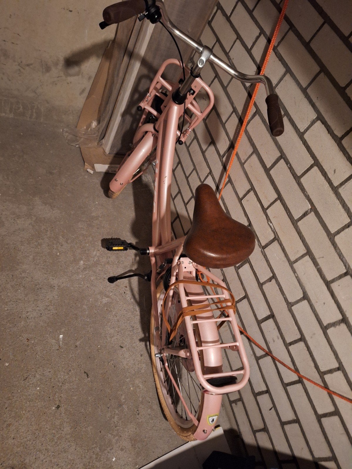 Lichtroze meisjesfiets (24 inch) – weinig gebruikt, Ophalen, Zo goed als nieuw