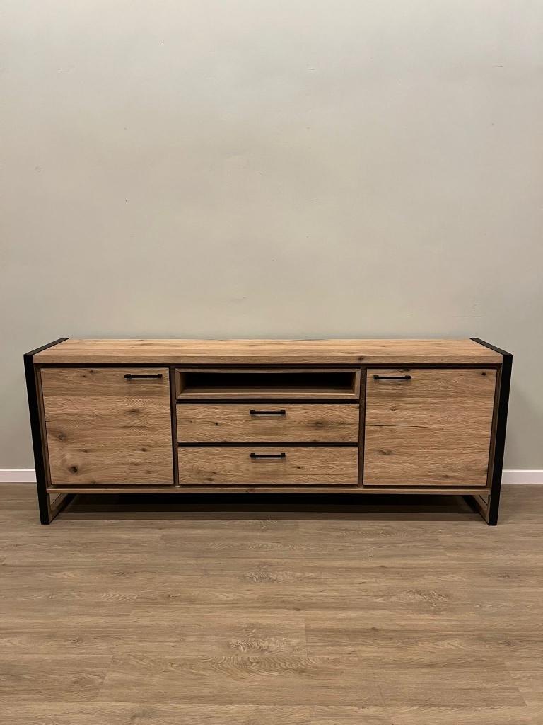 Metalo dressoir 210cm van Henders en Hazel, Huis en Inrichting, Kasten | Ladekasten, Overige materialen, Gebruikt, Ophalen of Verzenden