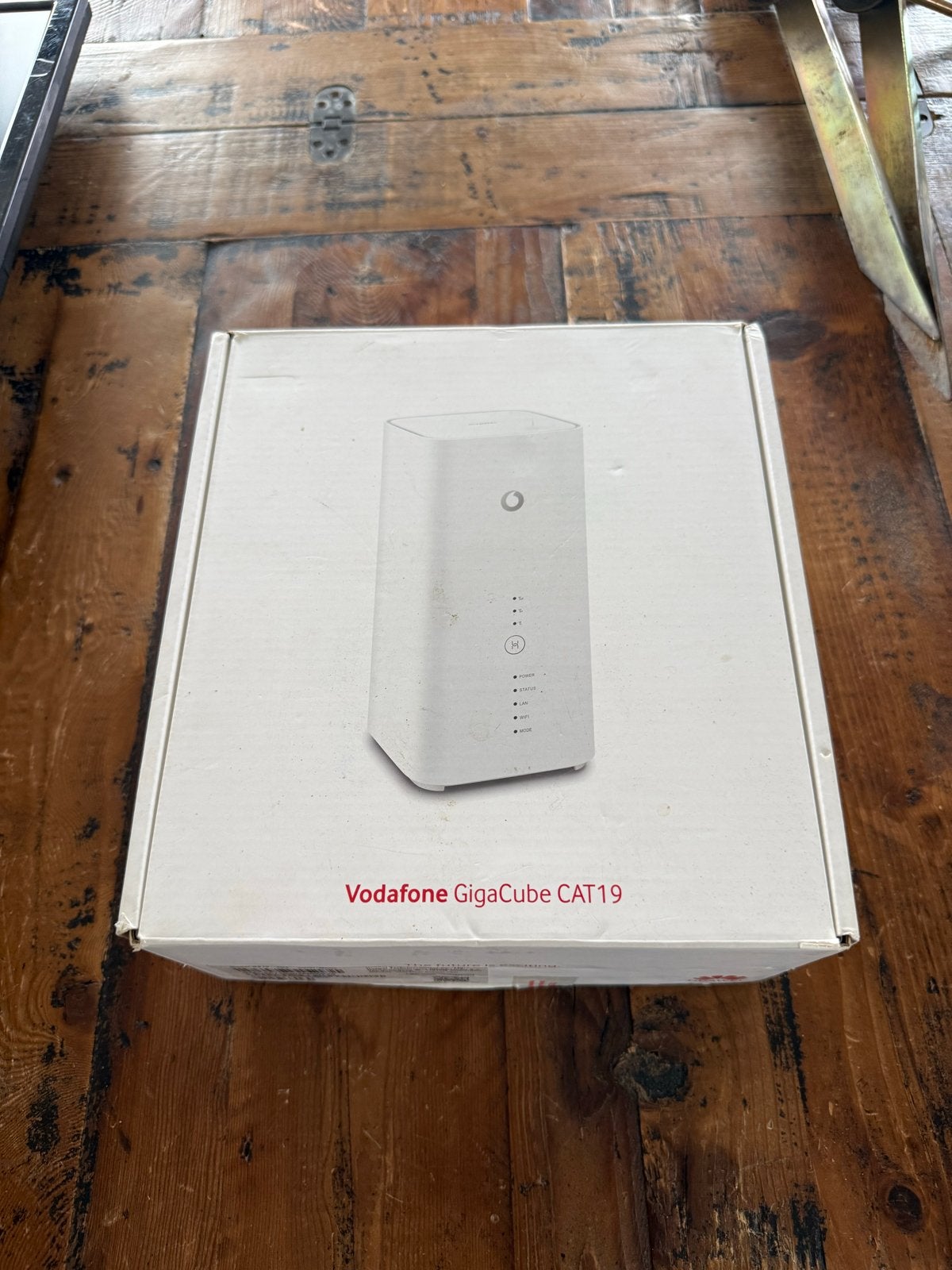 Vodafone GigaCube CAT19 4G Router (Huawei B818-263), Computers en Software, Ophalen of Verzenden, Zo goed als nieuw, Router