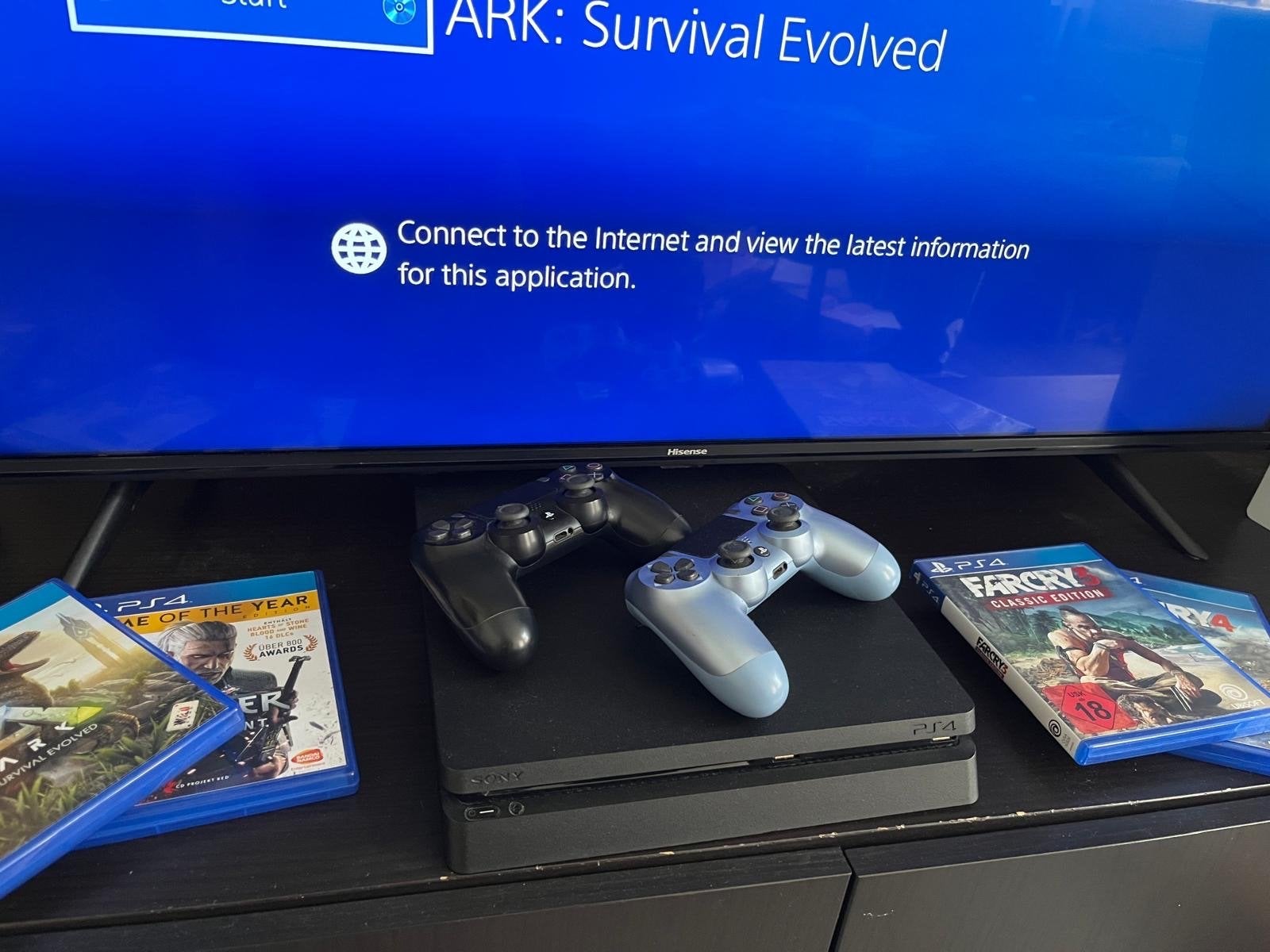 PS4 with 2 controllers and 6 games, Spelcomputers en Games, Avontuur en Actie, Vanaf 18 jaar, 2 spelers, Eén computer