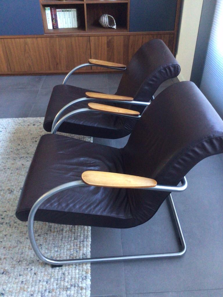HARVINK design 2 fauteuils “De Deining” bruin leer z.g.a.n., Ophalen, Zo goed als nieuw, Leer, Modern en retro
