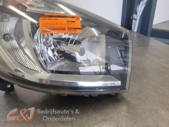 Koplamp rechts van een Renault Trafic, Gebruikt, -, Renault, -