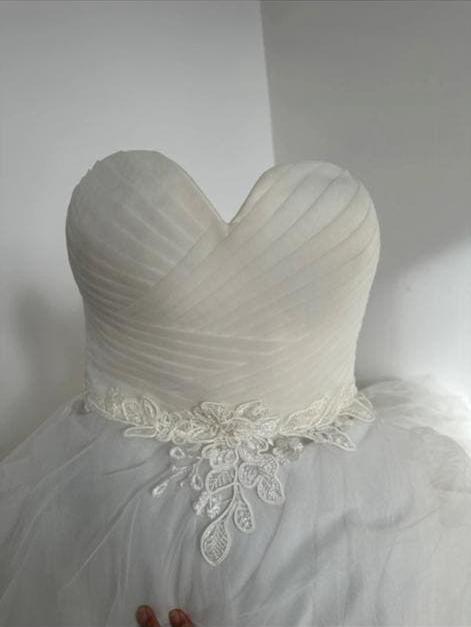 trouwjurk met bordrukwerk, Kleding | Dames, Trouwkleding en Trouwaccessoires, Ophalen of Verzenden, Zo goed als nieuw, Wit, Trouwjurk