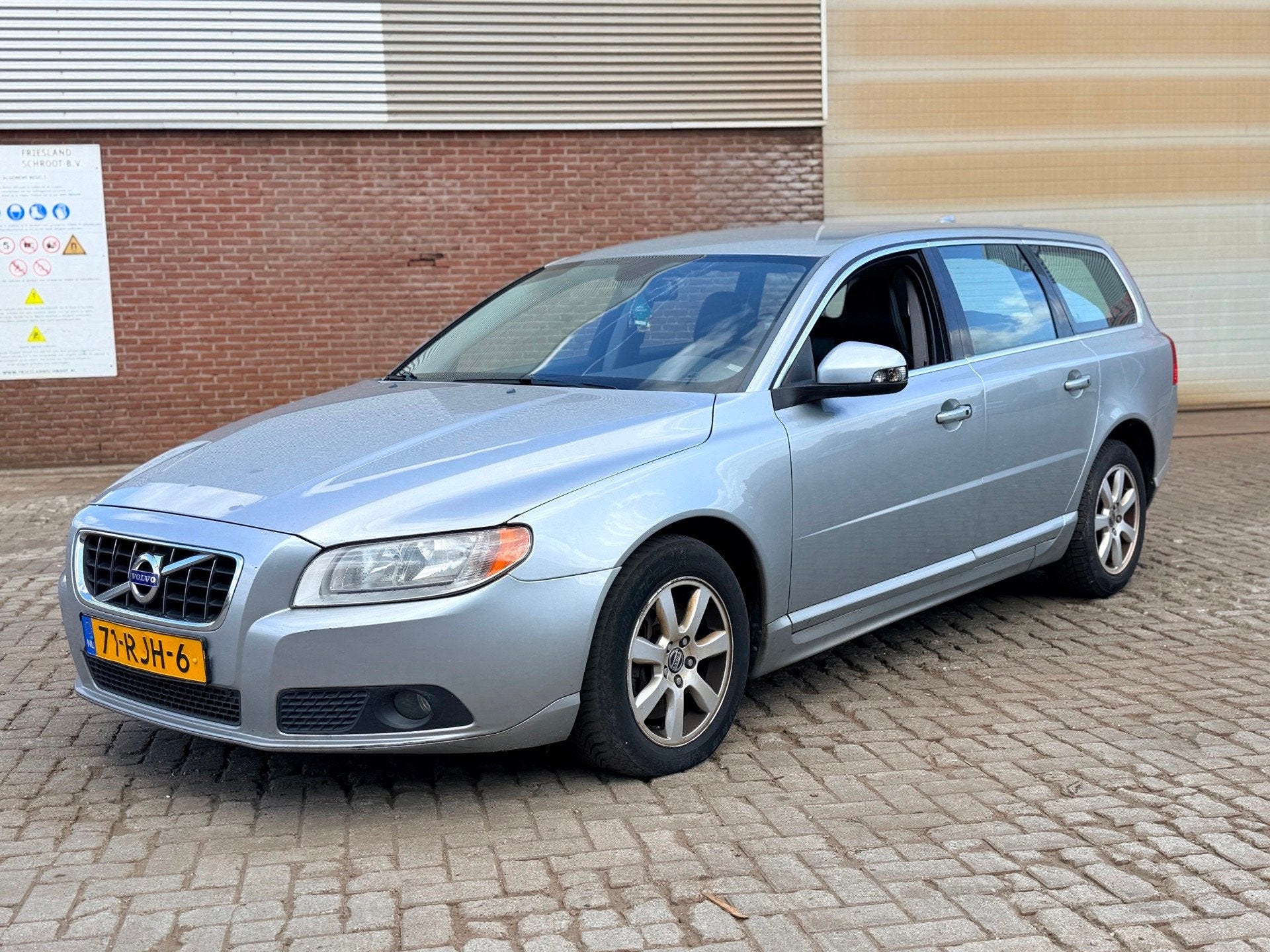 Volvo V70 2.0 D3 Kinetic, Auto's, Euro 5, Gebruikt, 1984 cc, 163 pk