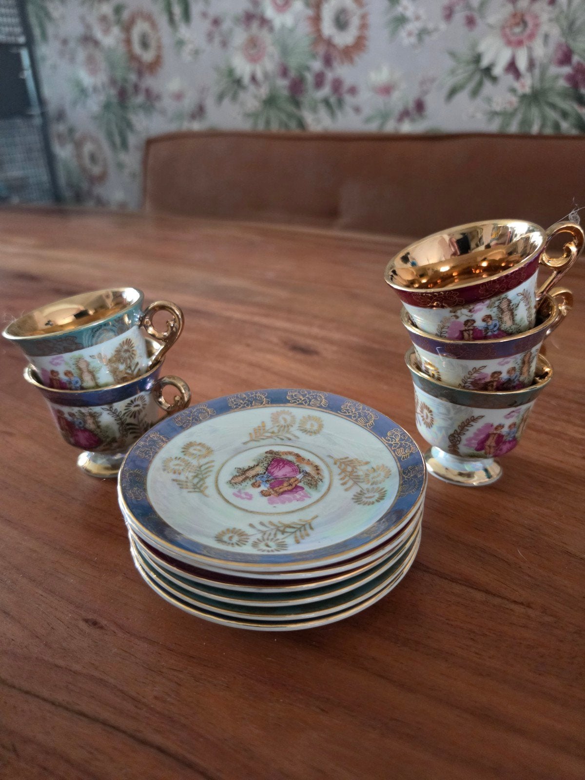 Antieke kopjes en schoteltjes set (5 kopjes, 6 schoteltjes), Ophalen of Verzenden