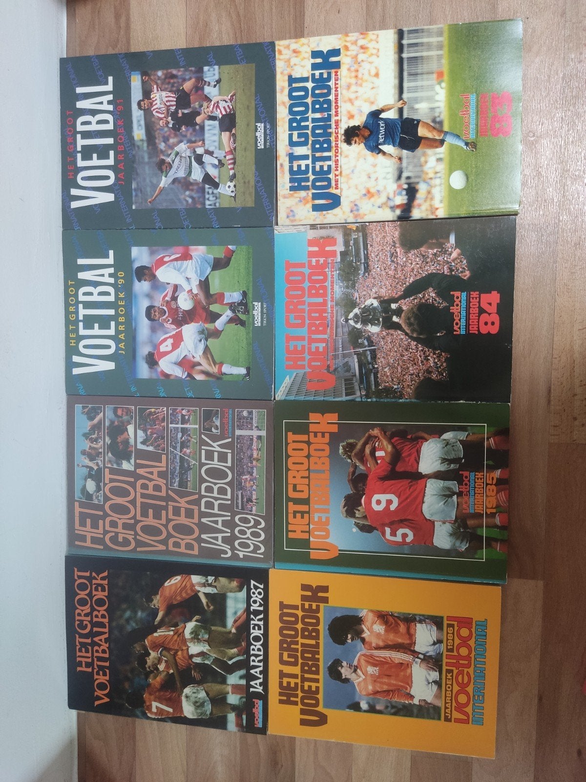 Het Groot Voetbalboek Jaarboek Collectie -/-1988, Boeken, Ophalen of Verzenden, Gelezen, Balsport