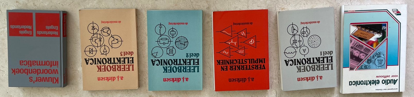Electronica leerboeken, Ophalen of Verzenden, Zo goed als nieuw