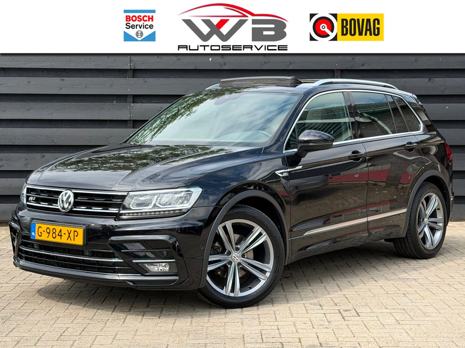 Volkswagen Tiguan 1.5 TSI R Line I ACC I PANO I Trekhaak I A, 4 cilinders, Alcantara, Zwart, Origineel Nederlands