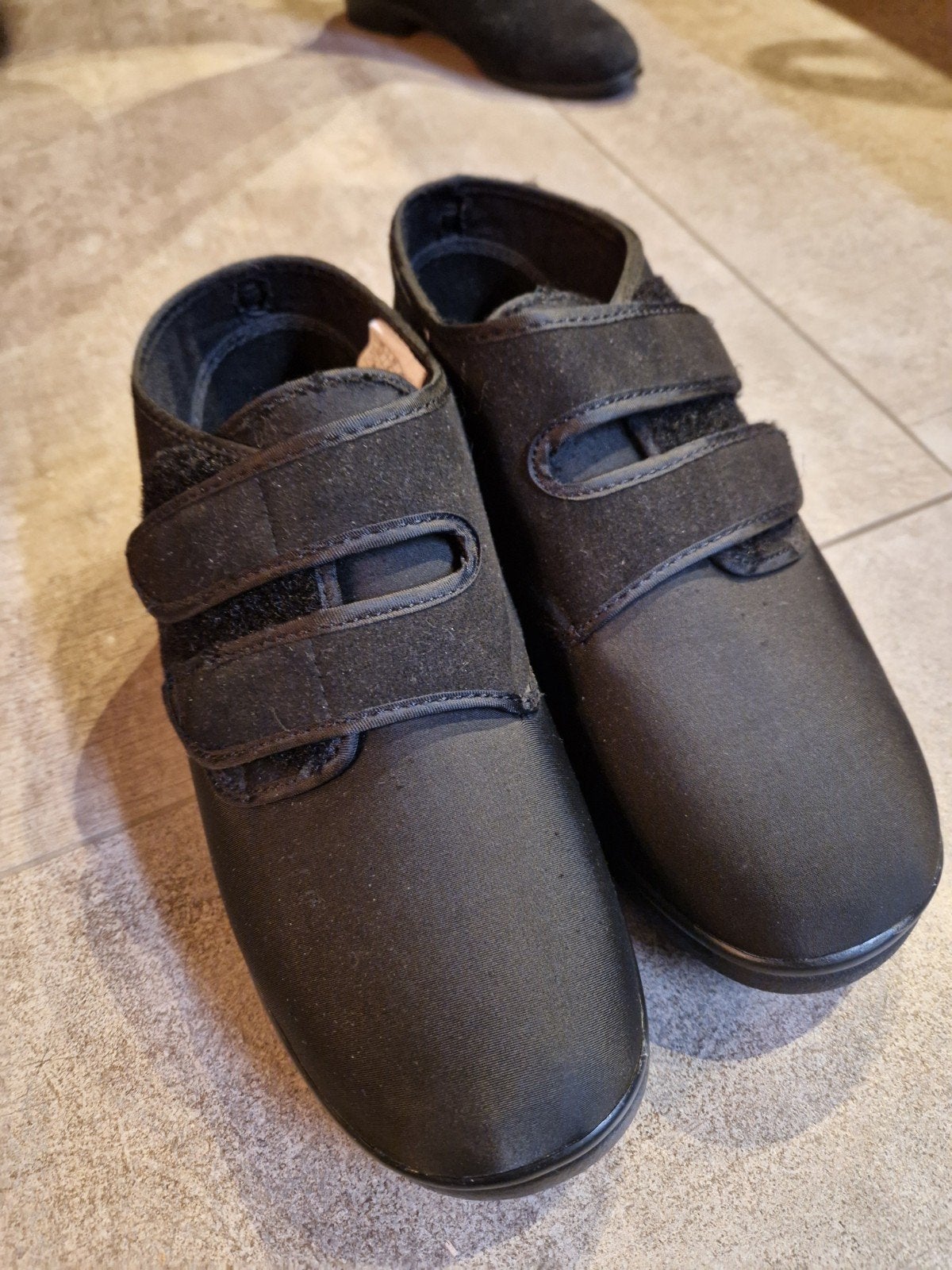 GRATIS Verbandschoenen., Kleding | Dames, Schoenen, Zo goed als nieuw, Sneakers of Gympen, Zwart, Ophalen