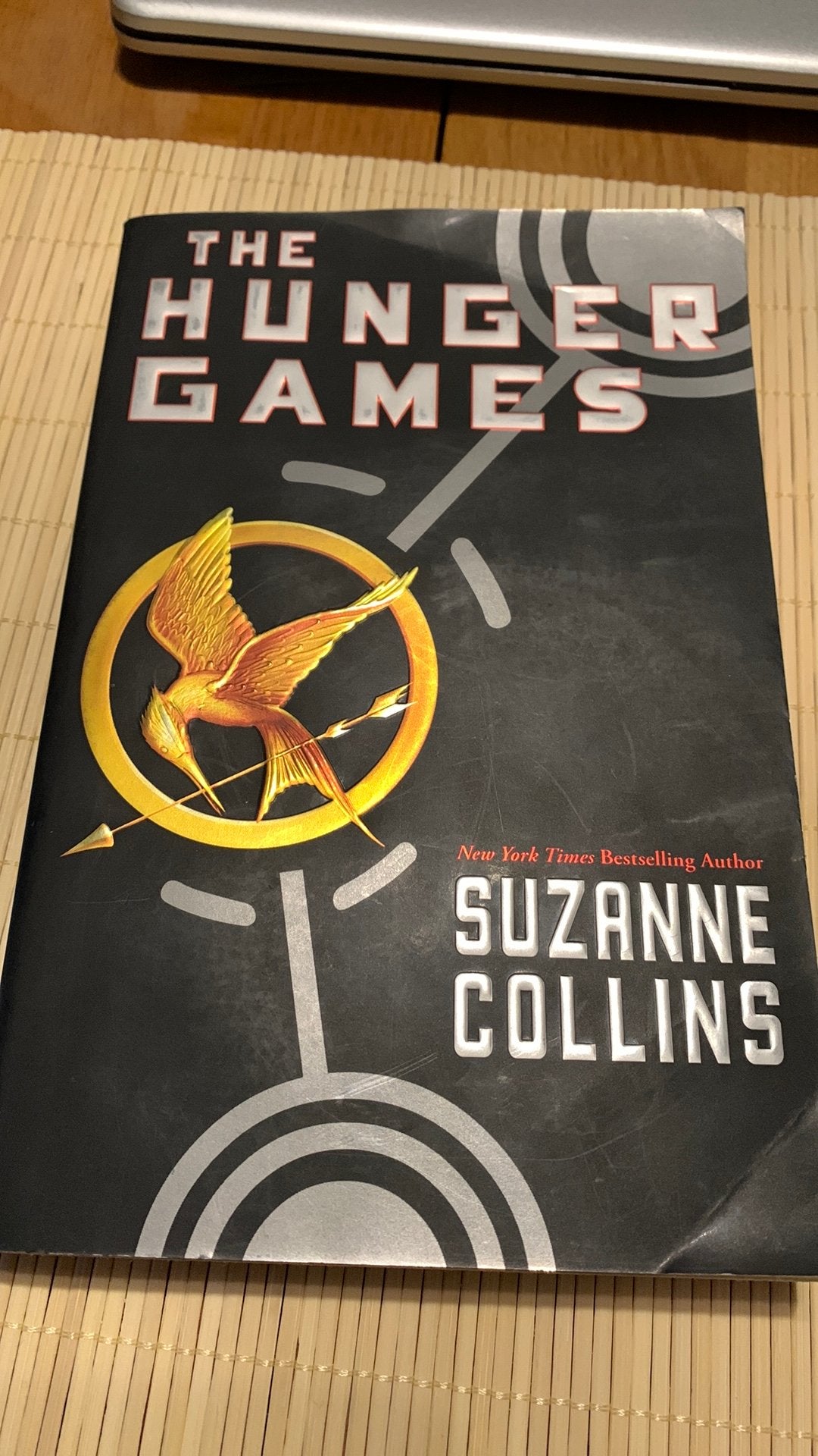 The Hunger games - Suzanne Collins, Ophalen of Verzenden, Zo goed als nieuw