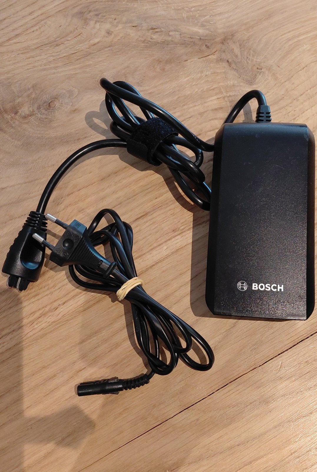 Bosch accu lader: Charger Compact 2A | BCS230, Fietsen en Brommers, Fietsaccessoires | Fietsaccu's, Ophalen of Verzenden, Zo goed als nieuw