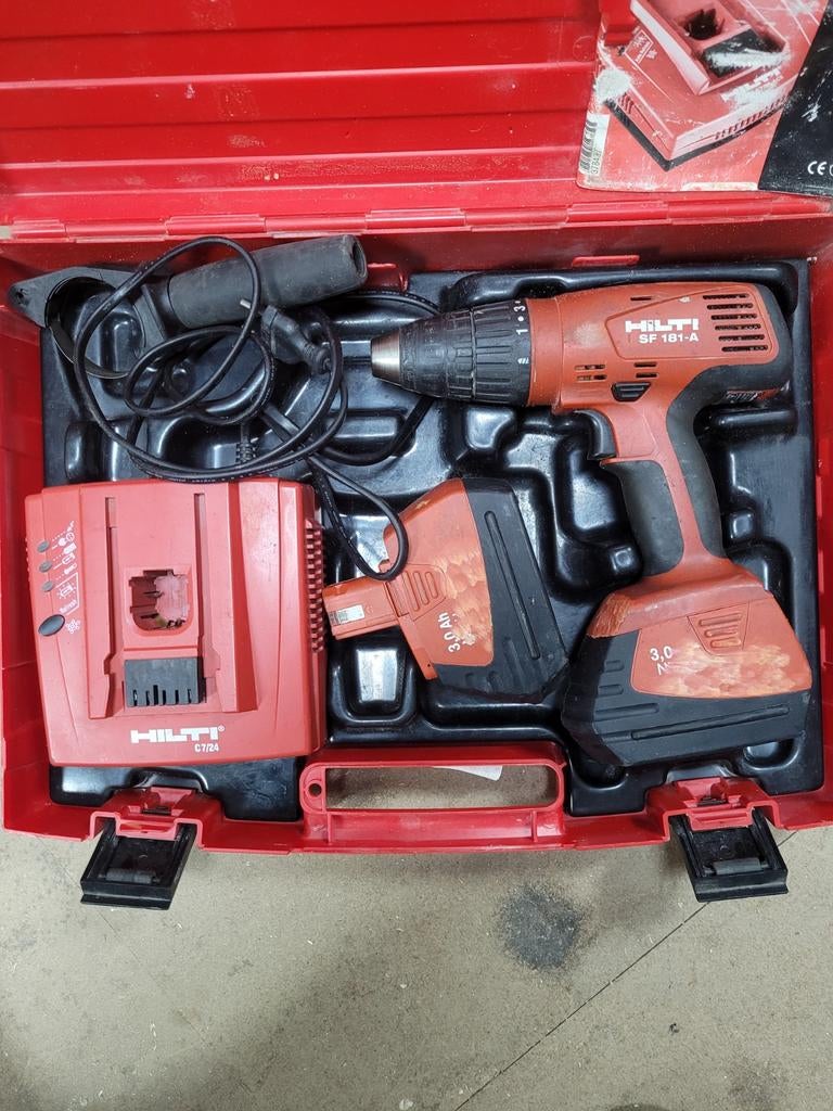 Hilti SF 181-A Boor-/Schroefmachine met Accu en Lader, Ophalen of Verzenden, Gebruikt, Boor- en Schroefmachine