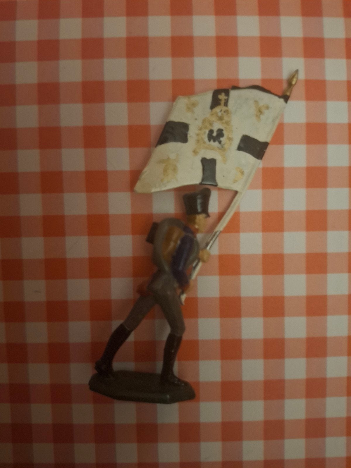 Vintage Tinnen Soldaat met Vlag - Verzamelobject, Ophalen of Verzenden, Gebruikt