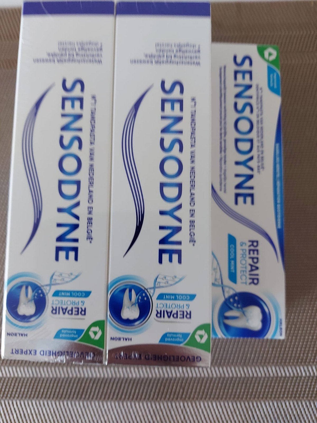 5 tubes tandpasta Sensodyne repair en protect, Sieraden, Tassen en Uiterlijk, Uiterlijk | Mondverzorging, Ophalen, Nieuw, Tandpasta