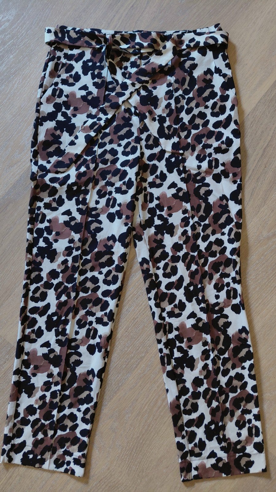Studio Anneloes May leopard travelstof broek Maat m nieuw, Maat 38/40 (M), Nieuw, Ophalen of Verzenden, Lang